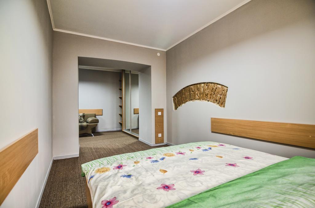 Apartment On Knyazya Leva 2 ลวีฟ ภายนอก รูปภาพ